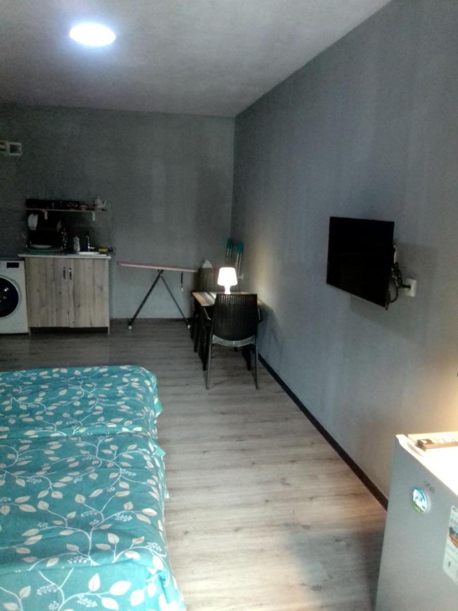 A cozy bedsit! - Housity