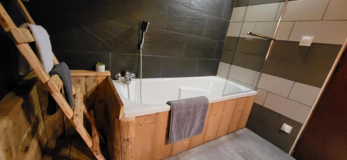Appartement style montagne avec SPA - Housity