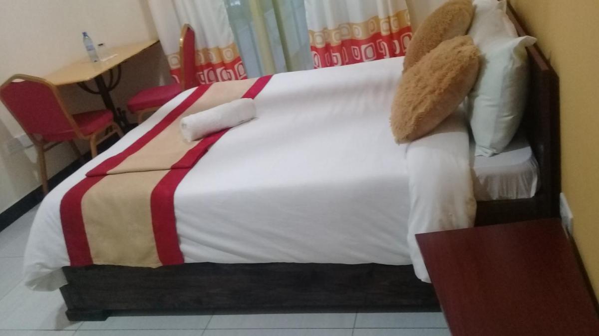 WAVECREST CASTLE HOTEL - Housity
