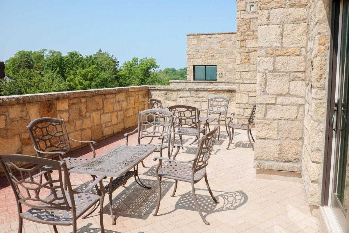 The Oread Lawrence, Tapestry Collection by Hilton - Housity