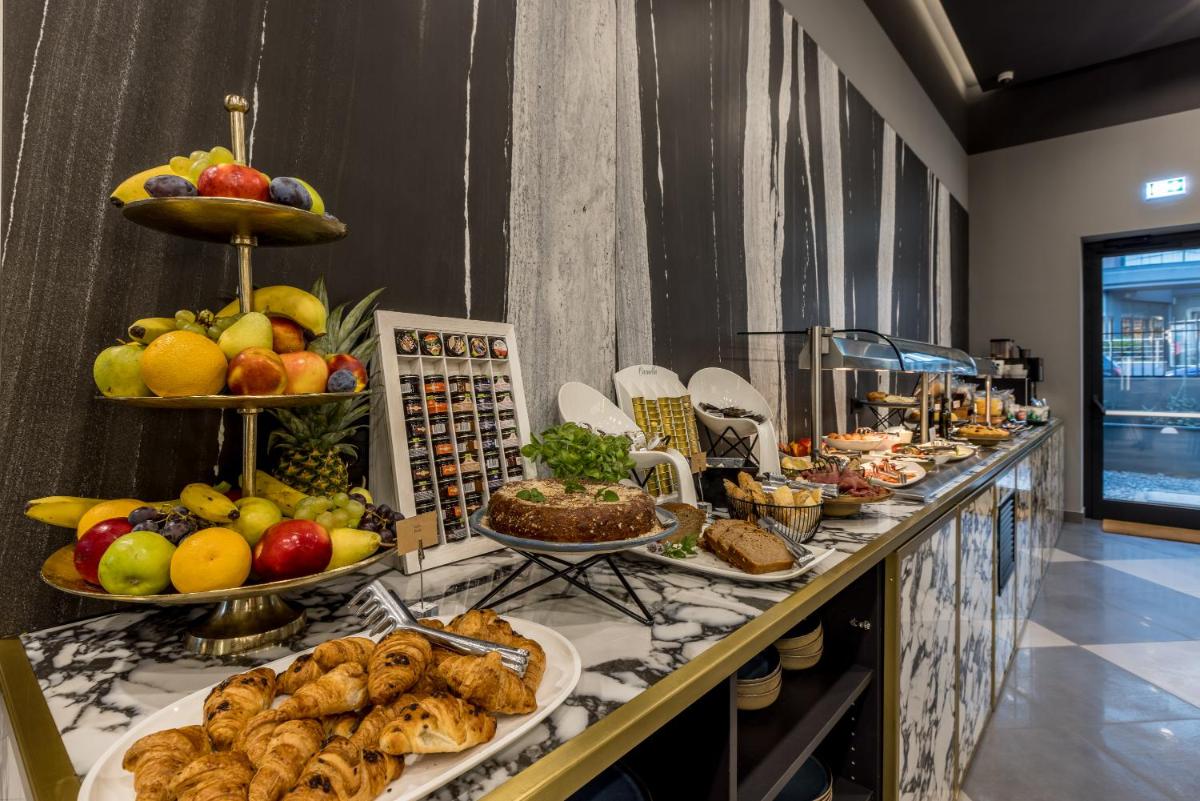 Cora Hotel - Housity