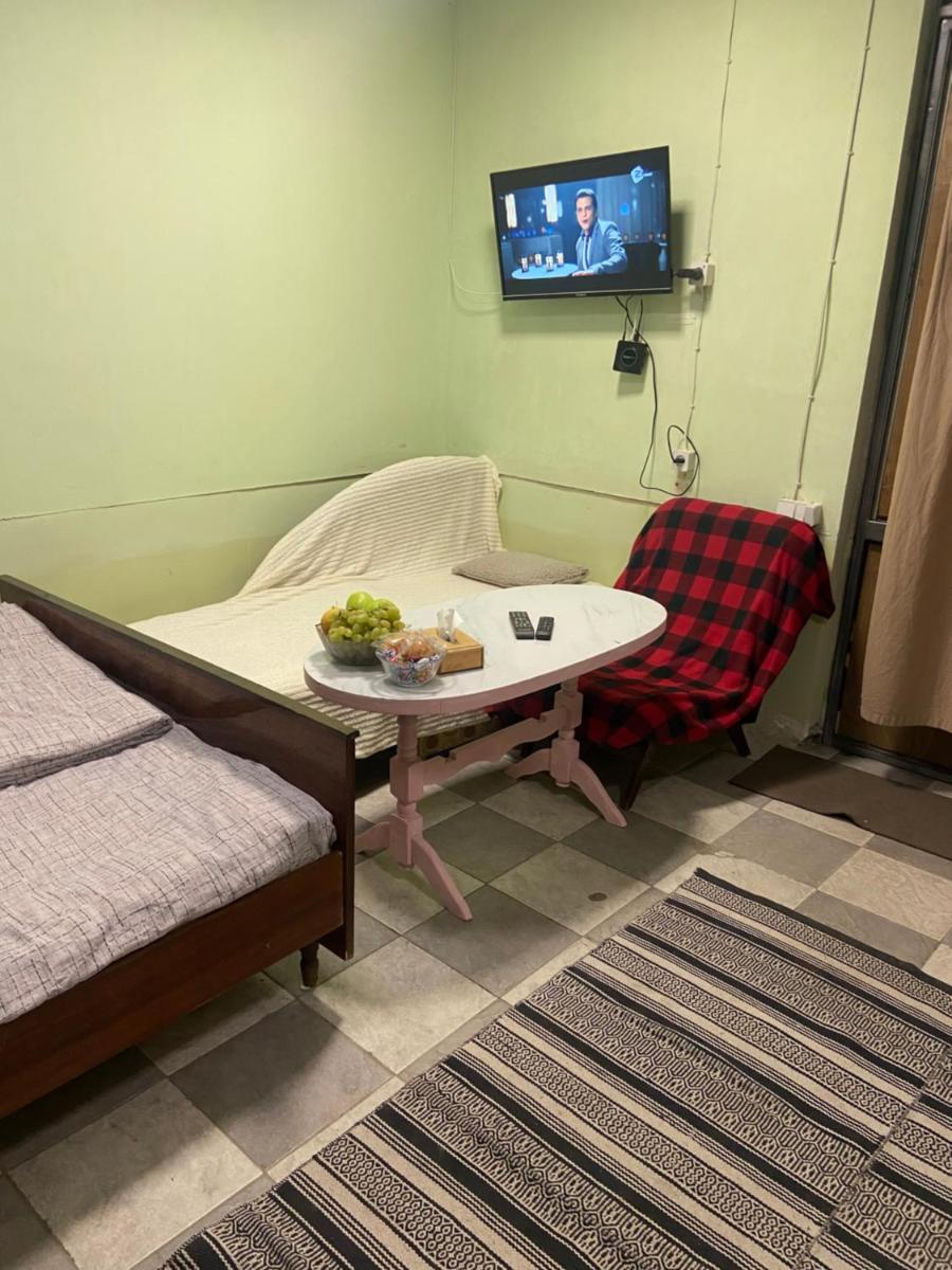 Vahe's family Guest House front - Housity