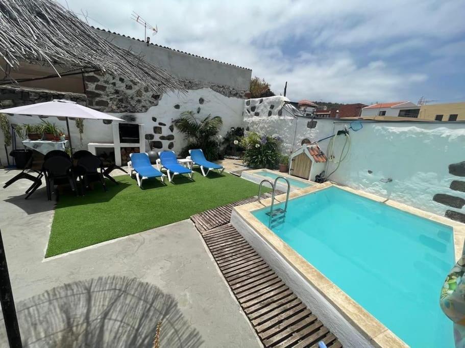 PRECIOSA CASA EMBLEMATATICA, PISCINA,WIFI - Housity