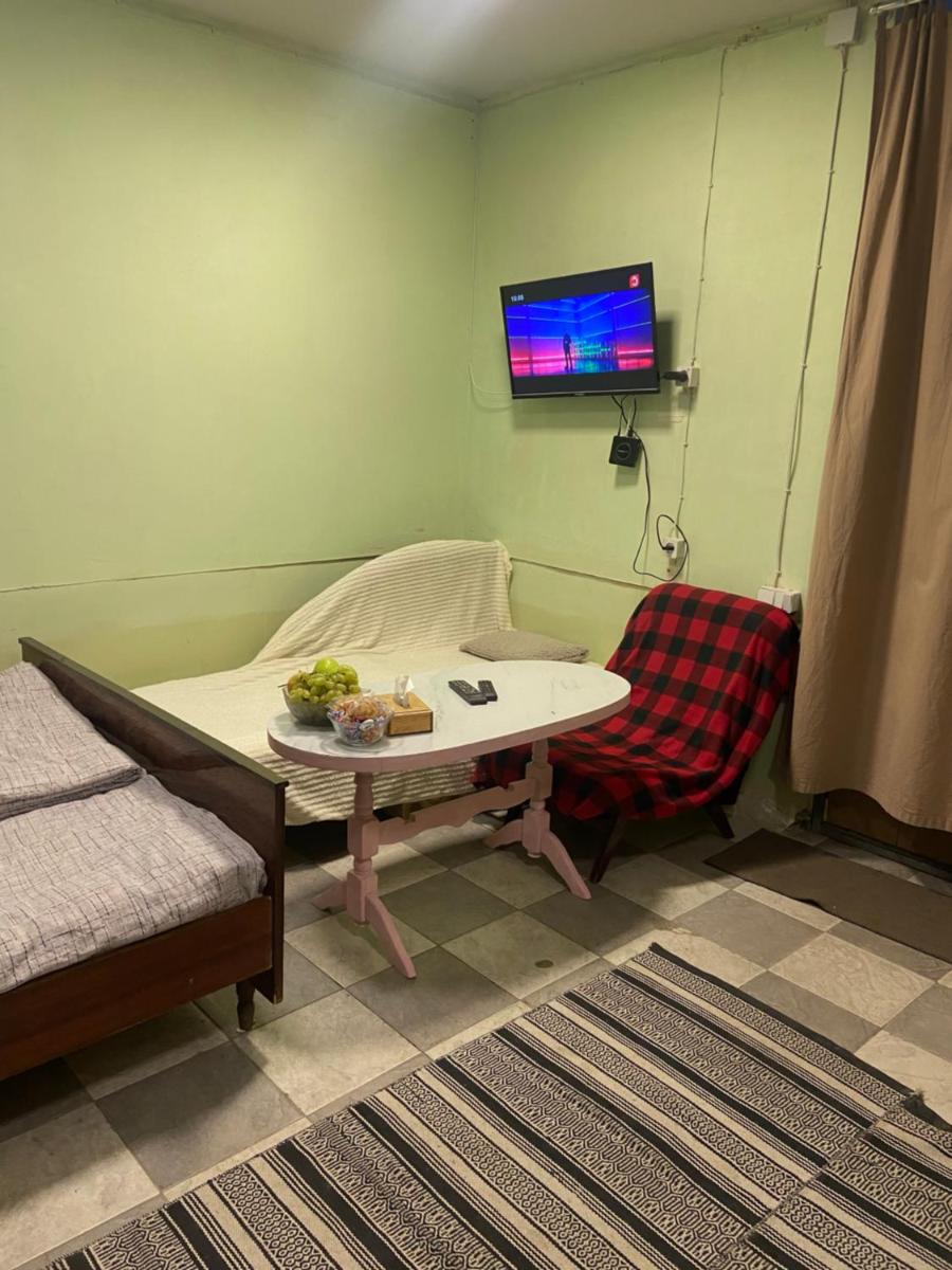 Vahe's family Guest House front - Housity