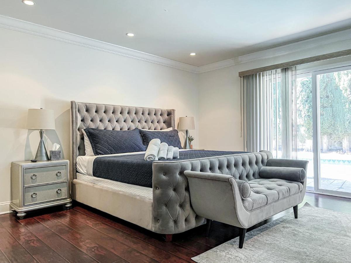 Vacation Paradise - 6 BR Mansion on Top of Encino Hills - Housity