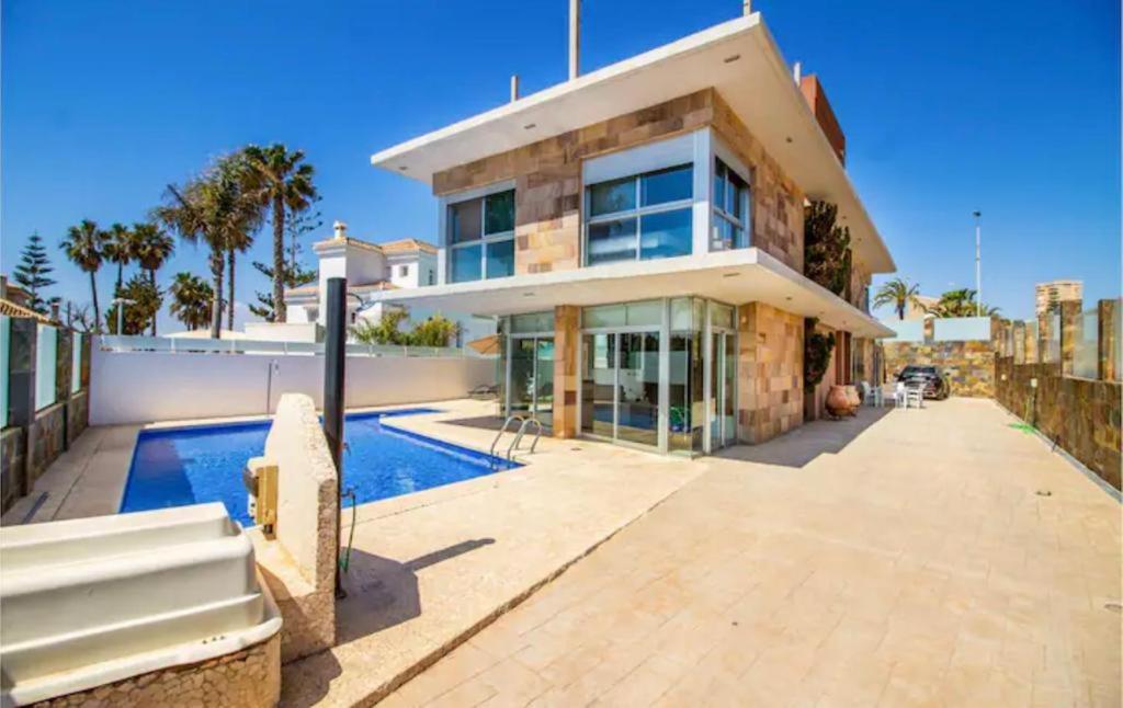 Villa de lujo con piscina privada - Housity
