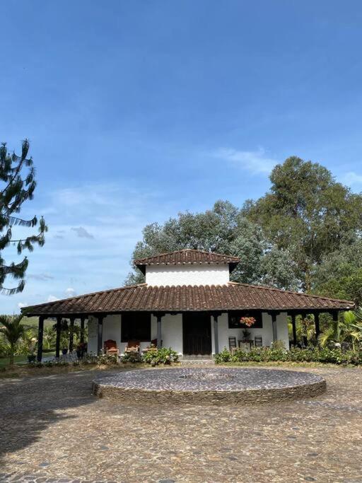 Casa campestre en Oriente de Antioquia con Jacuzzi - Housity