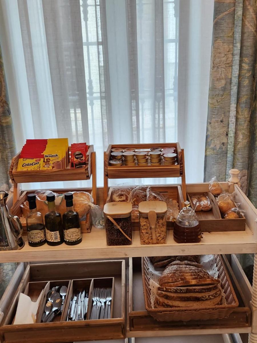 Comida en o cerca de este hotel
