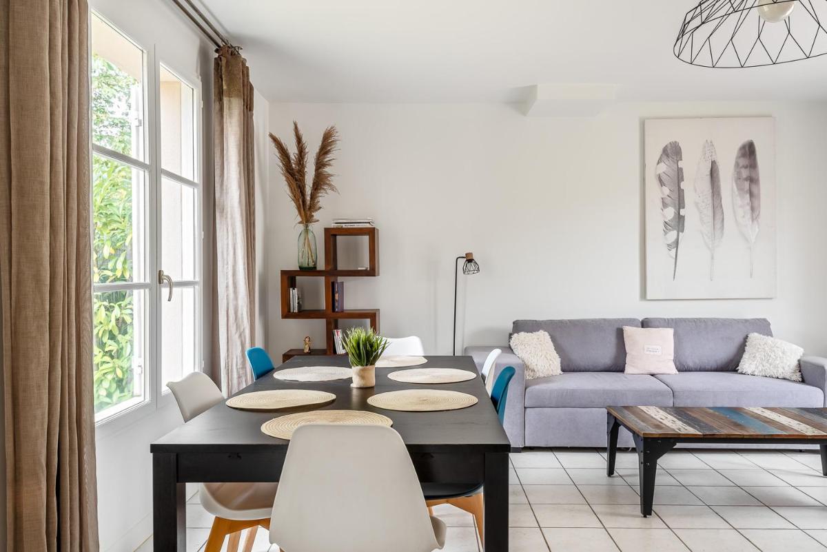 House La Roseraie 3 bedroomed near disneyland paris - Housity