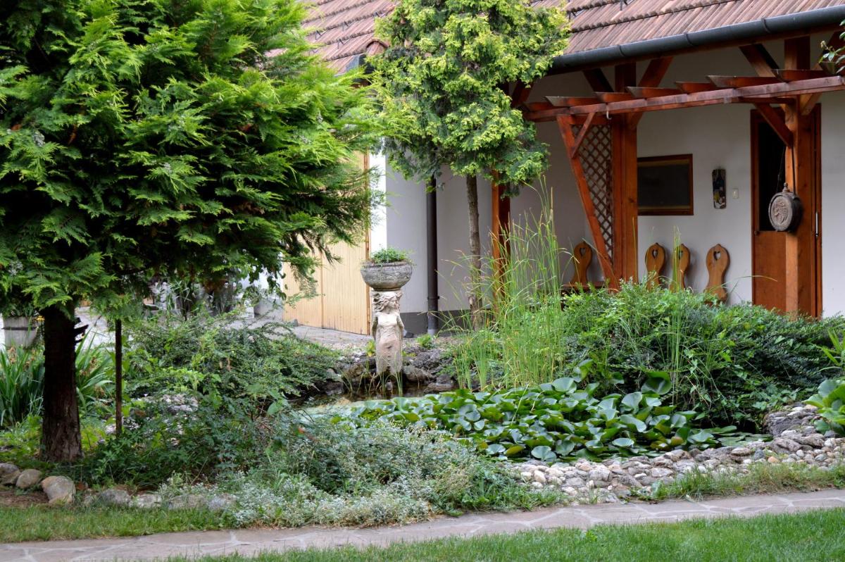 Violetta Vendégház - Housity