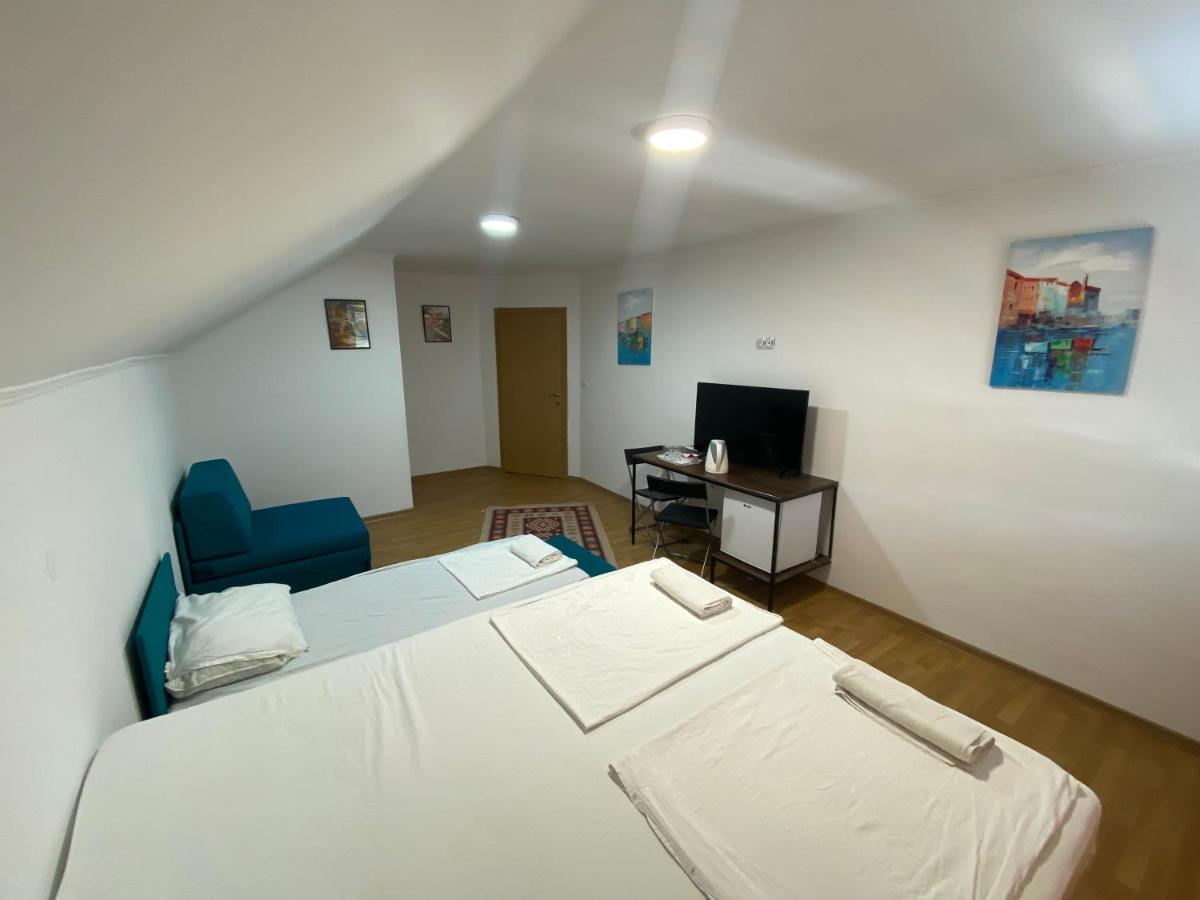 Apple Studios & Rooms - Housity