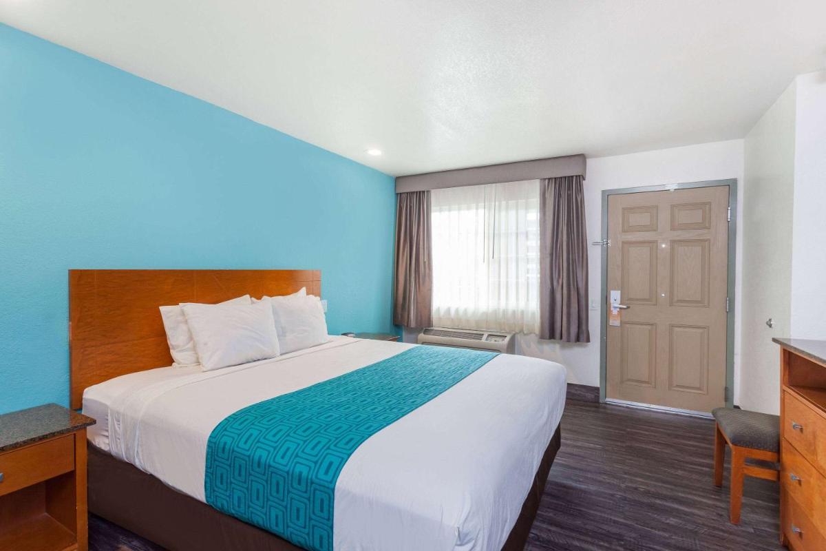 Howard Johnson by Wyndham National City/San Diego South - Housity