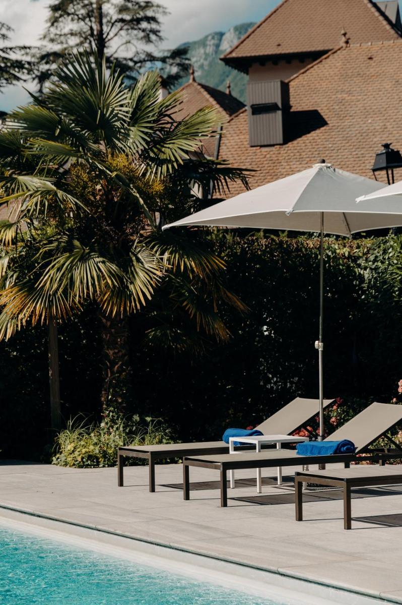 Piscine de l'établissement Hotel Le Cottage Bise ou située à proximité