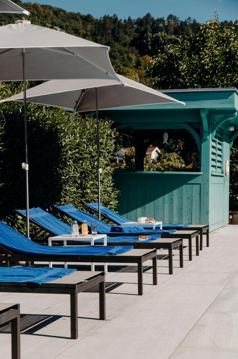 Piscine de l'établissement Hotel Le Cottage Bise ou située à proximité