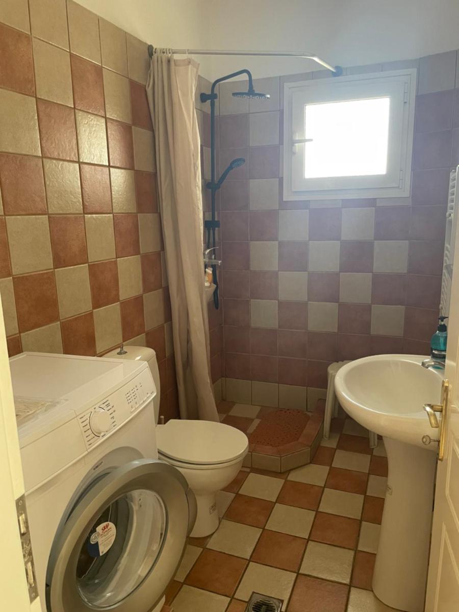 Suitetrails - Marina's spacious family apartment Kavala