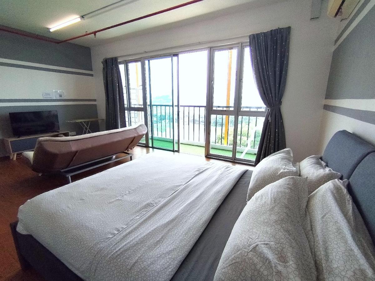 A's House i-City 1-4pax Studio Netflix Wifi - Housity