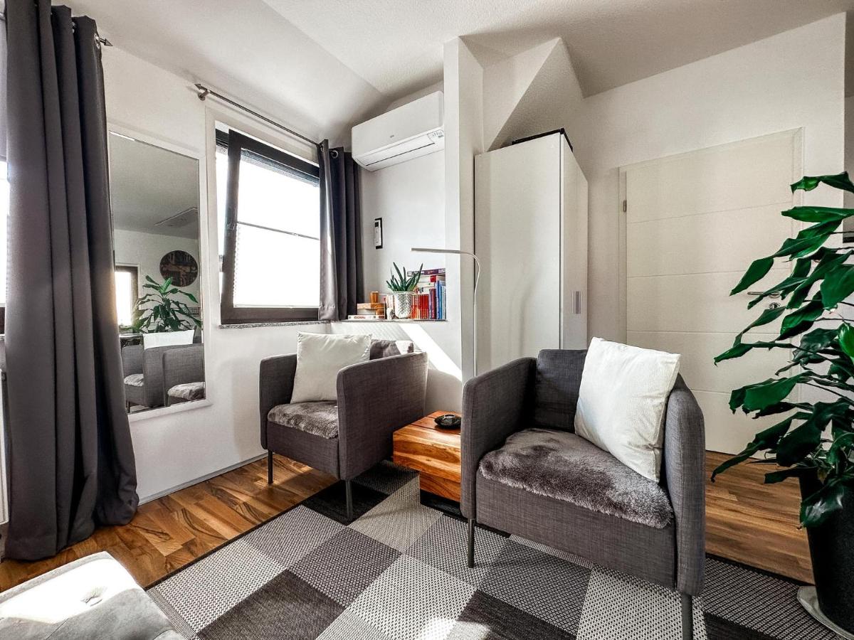 Ebony & Ivory Ferienwohnung - Housity