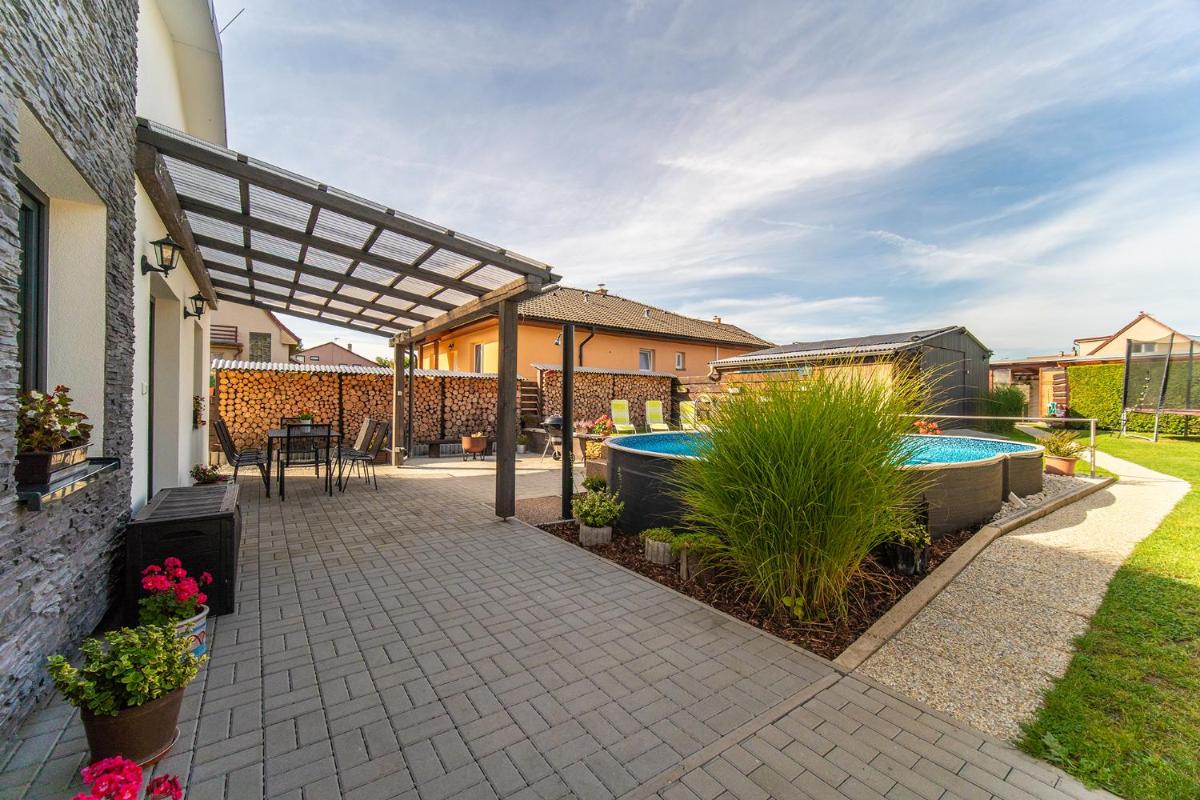 Holiday House Adonis - Housity