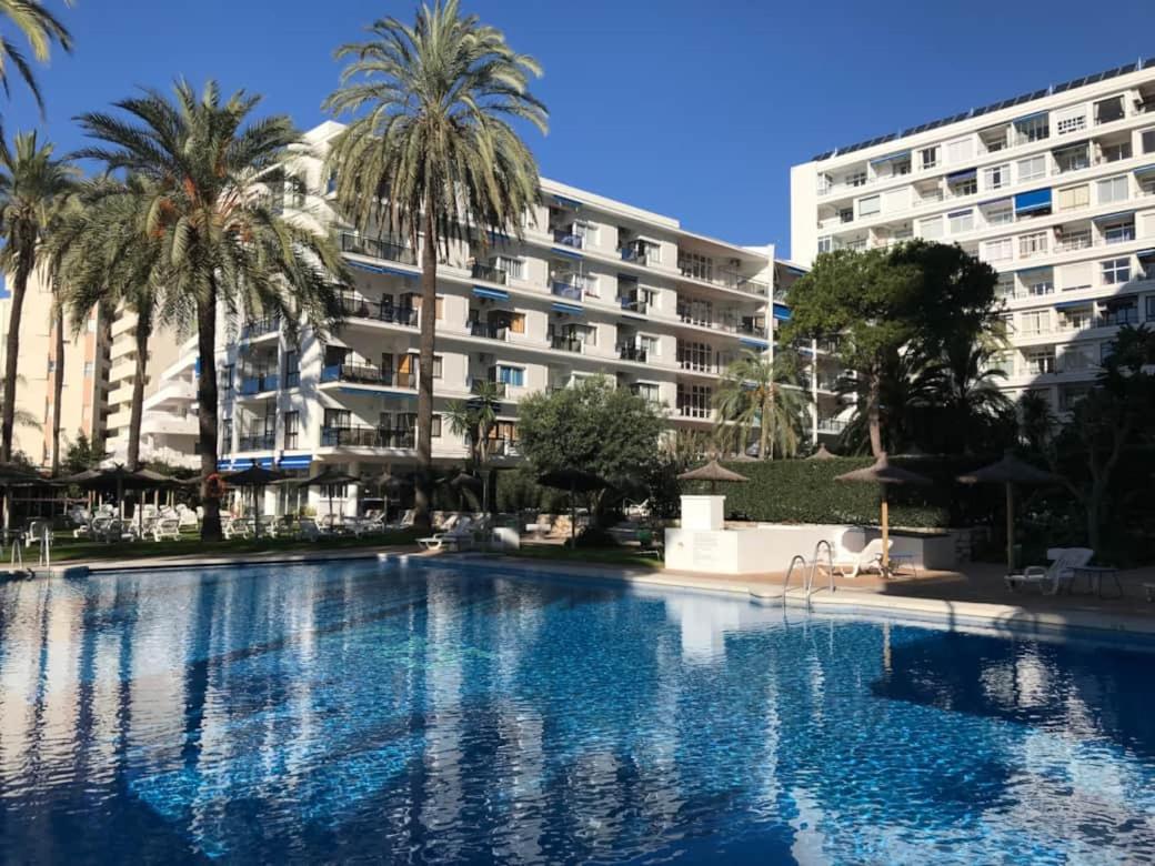 Marbella Beachfront Apartment (434C Skol) - Housity