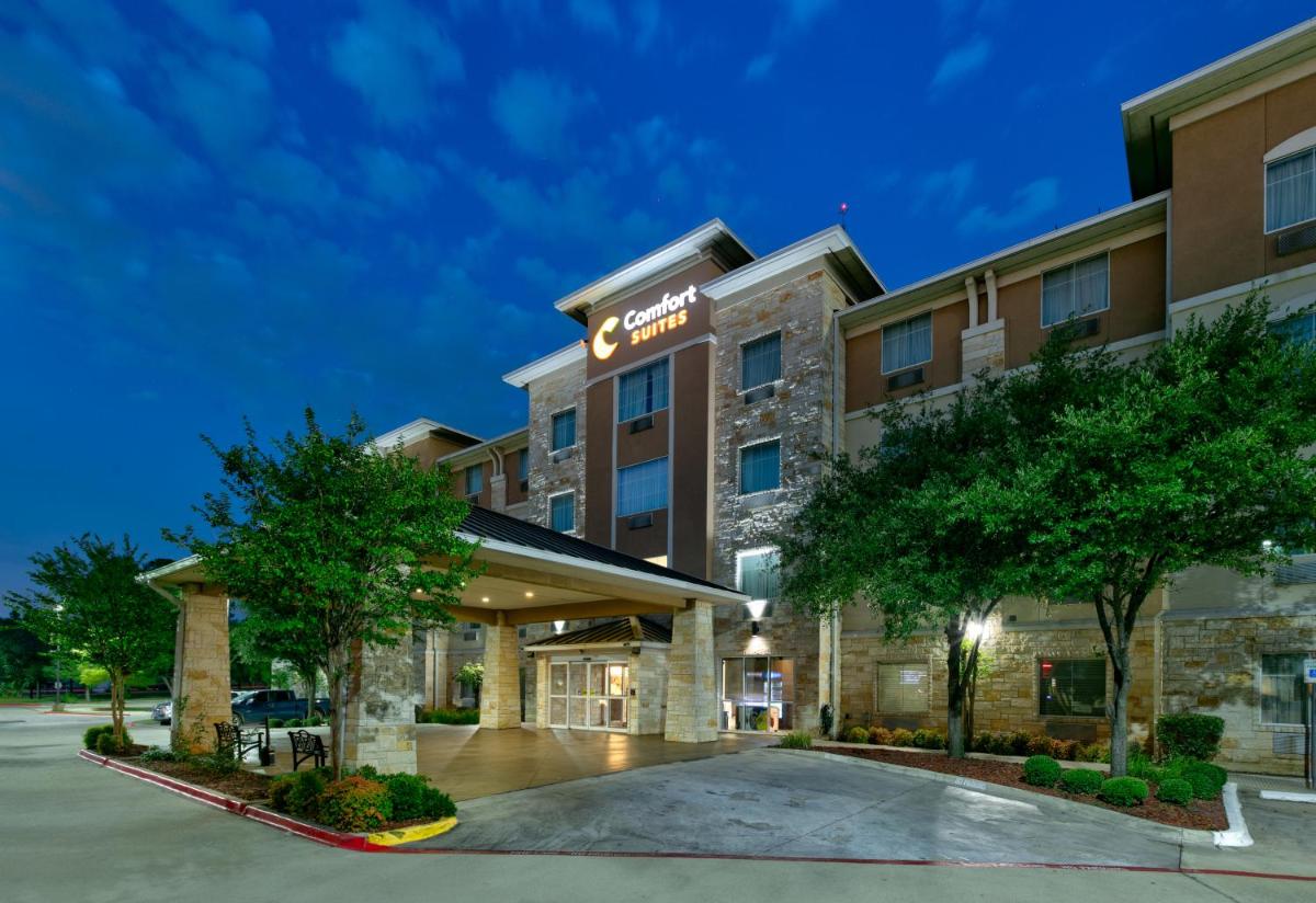 Comfort Suites Arlington - Entertainment District - Housity