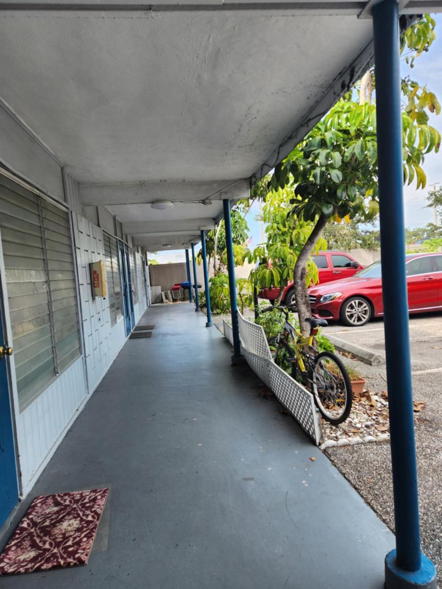 ECONO INN - Housity