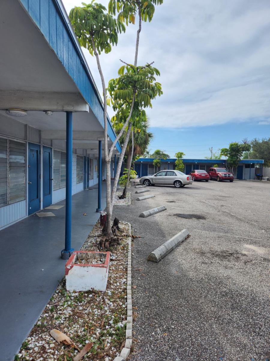 ECONO INN - Housity