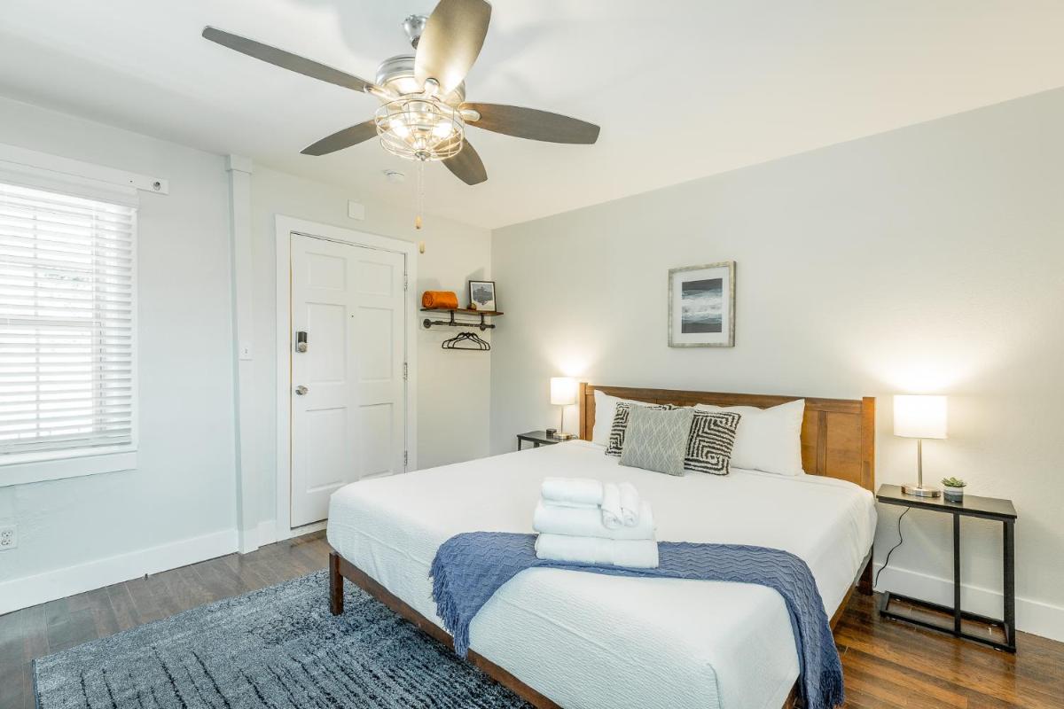 06 The Mollino Room - A PMI Scenic City Vacation Rental - Housity