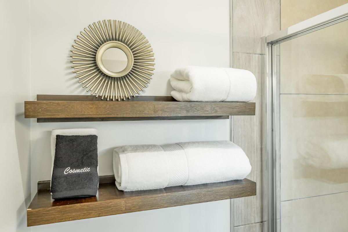 11 The Charlotte Room - A PMI Scenic City Vacation Rental - Housity