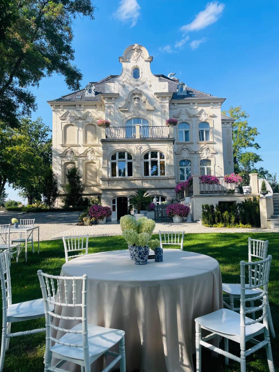 Willa Berlińska - pokoje ,restauracja - Housity
