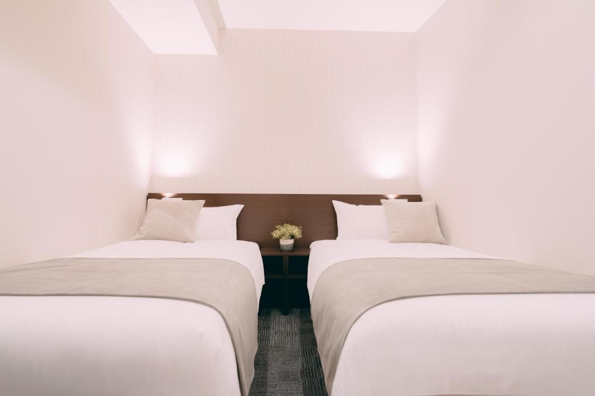 R Hotel Honmachi - Housity