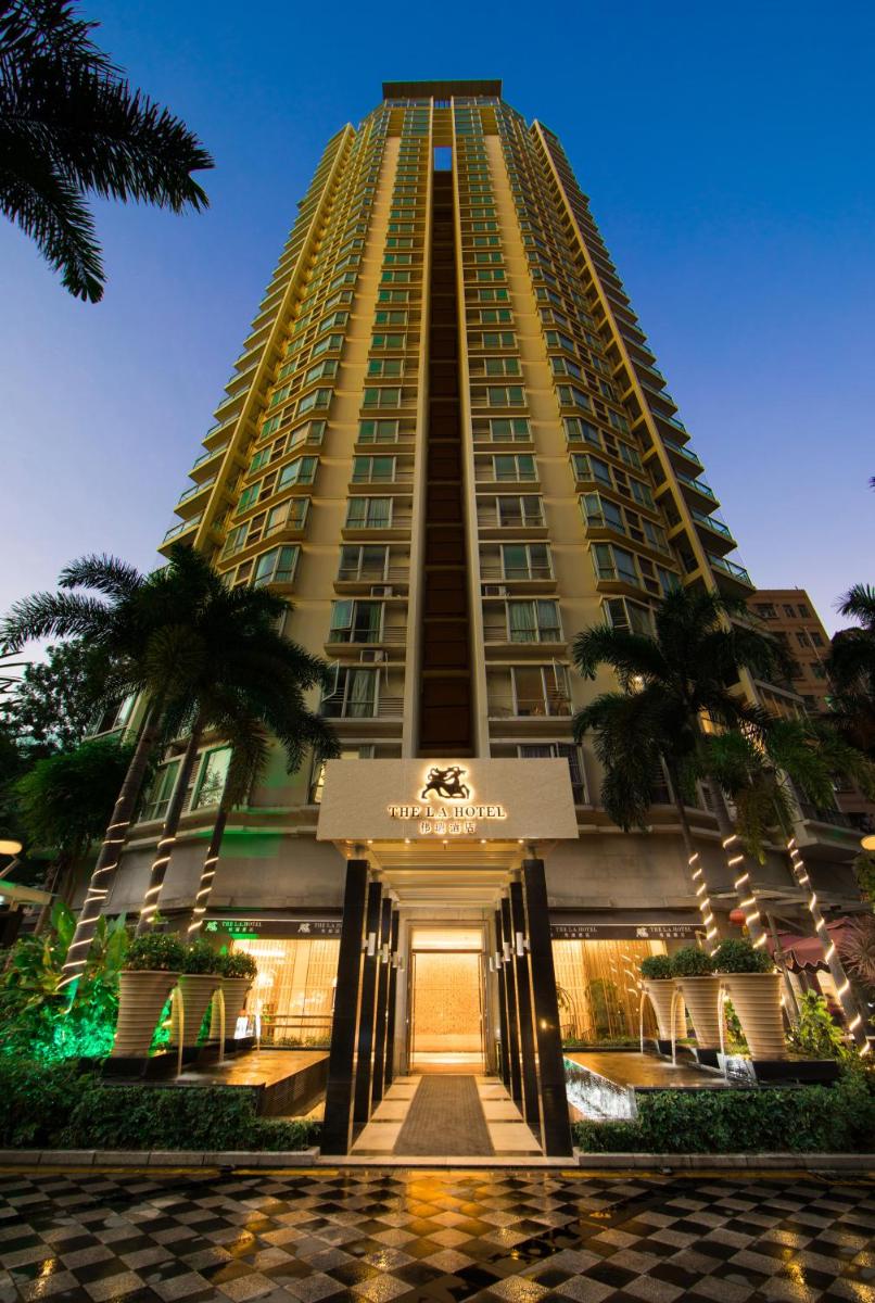 The LA Hotel 新世界伟瑞酒店 - Housity
