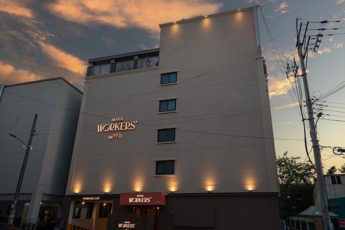 Suitetrails - Workers Hotel Ansan by AANK