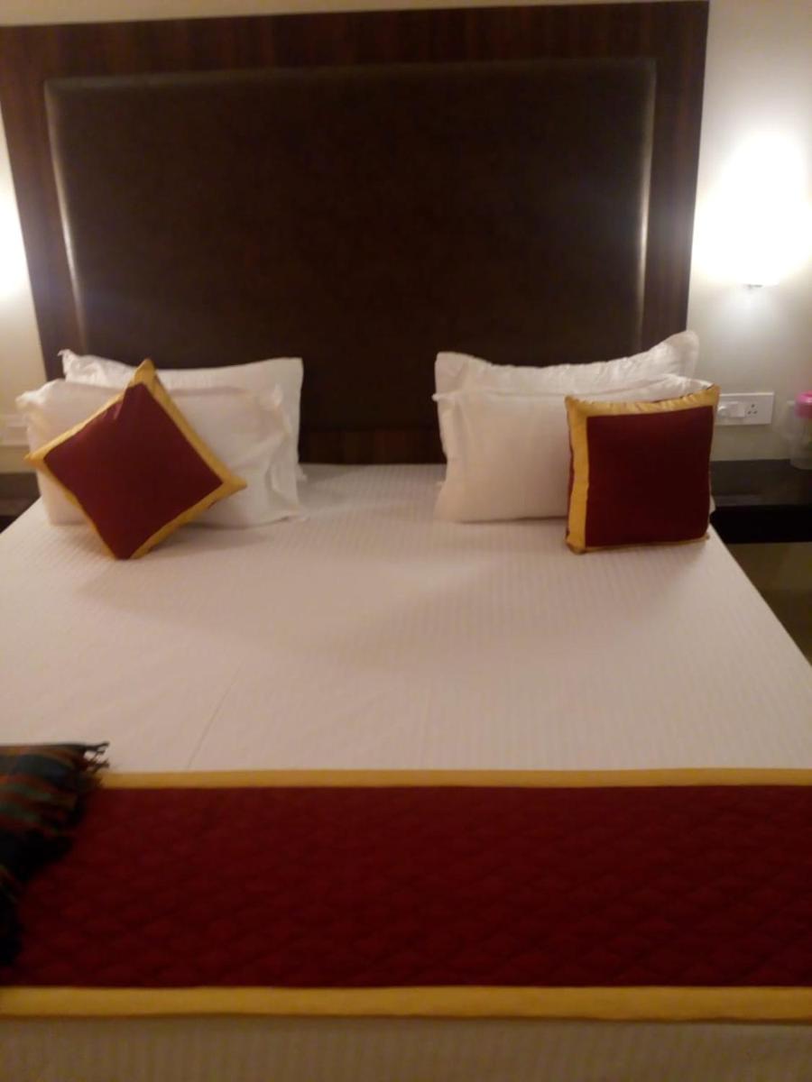 New Hotel Sri Devi - Housity