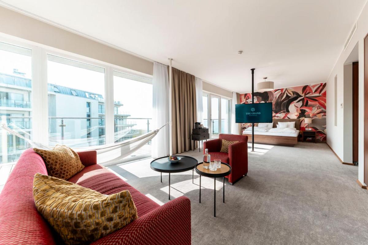 Ein Sitzbereich in der Unterkunft THE GRAND Ahrenshoop