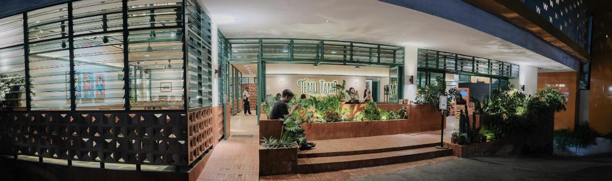 The Win Hotel Surabaya - Housity
