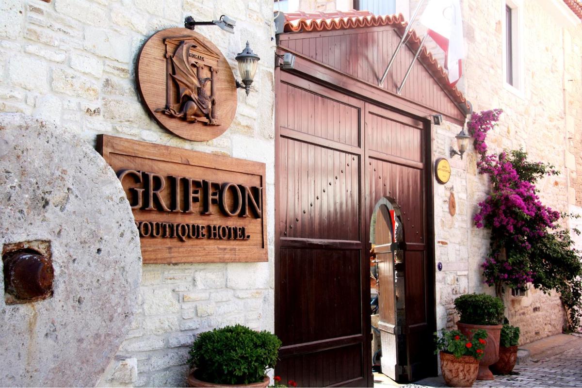 Suitetrails - Griffon Hotel
