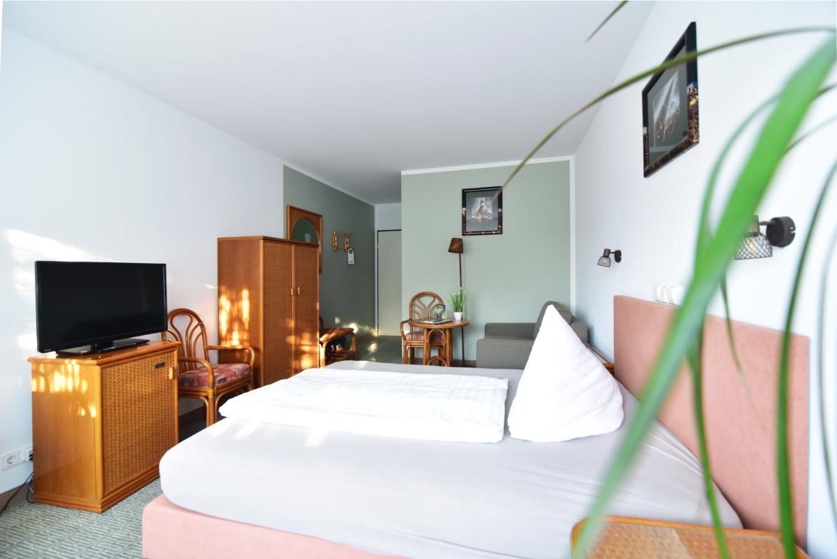 Land-gut-Hotel Schenkenberger Hof - Housity