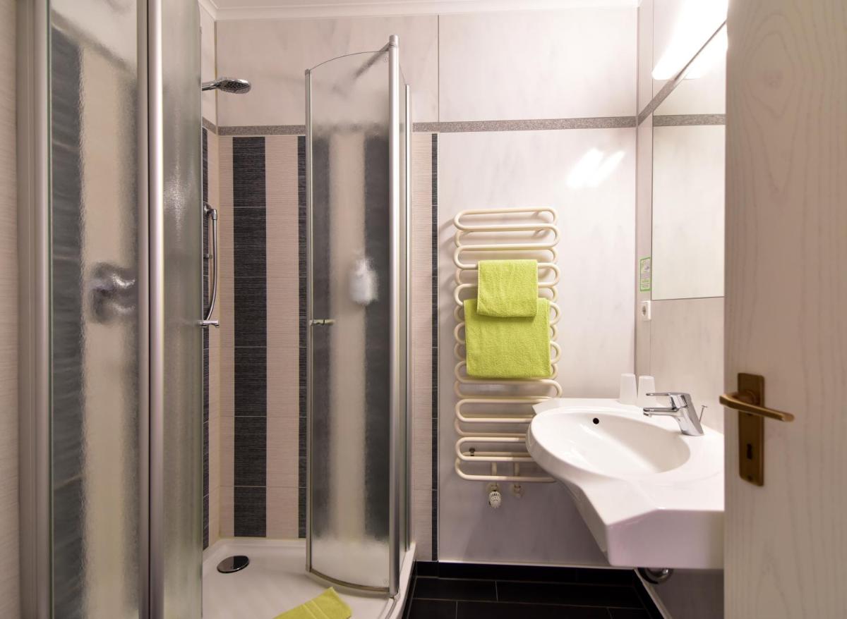 Land-gut-Hotel Schenkenberger Hof - Housity