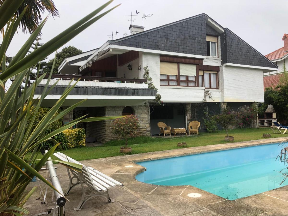 Chalet al lado de la playa con piscina privada, jardín y barbacoa, frontón, 6 HABITACIONES - Housity