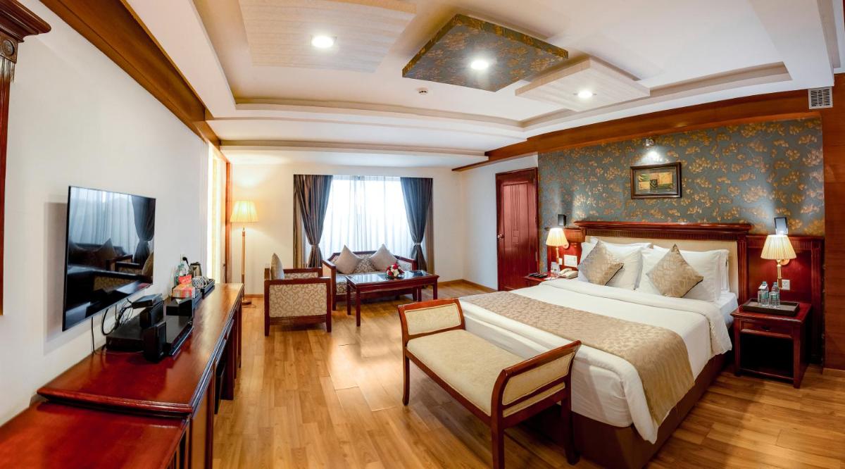 a hotel room with a bed and a television at Fortune JP Palace, Mysore - Member ITC Hotels' Group in Mysore
