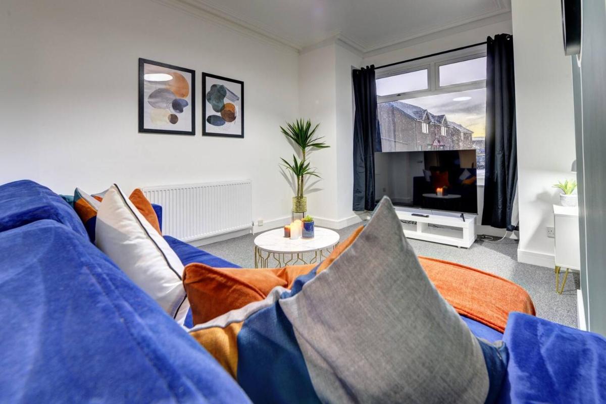 Stylish and Beautiful 3 Bed House in Central Hull - Housity