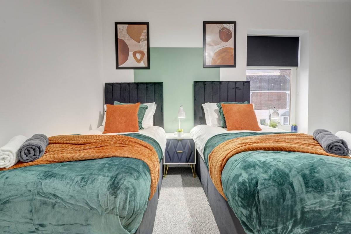 Stylish and Beautiful 3 Bed House in Central Hull - Housity