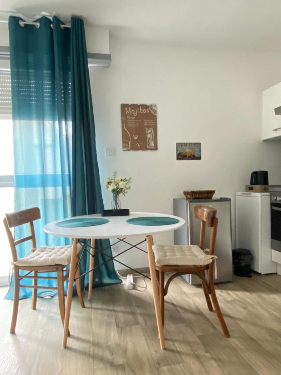 Studio Moderne Tout équipé Wifi - Parking gratuit - Proche de la Nature - Hizvo