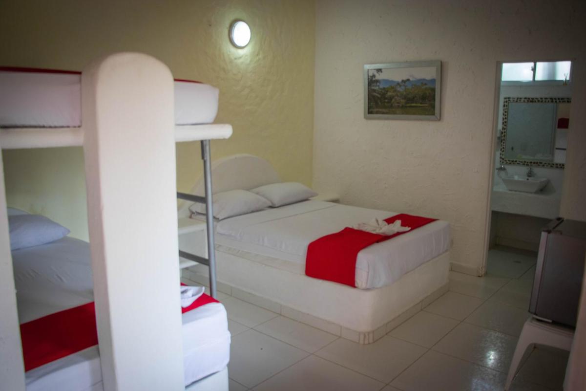 Hotel Lagotours - Housity