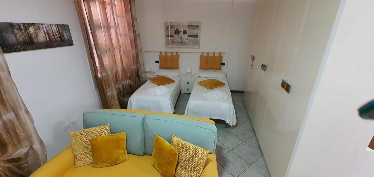 Golden House - Housity