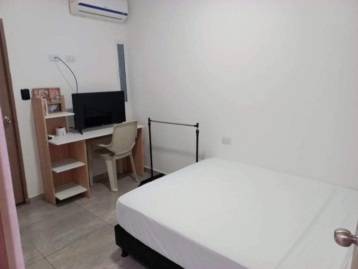 Hostal Emanuel - Housity