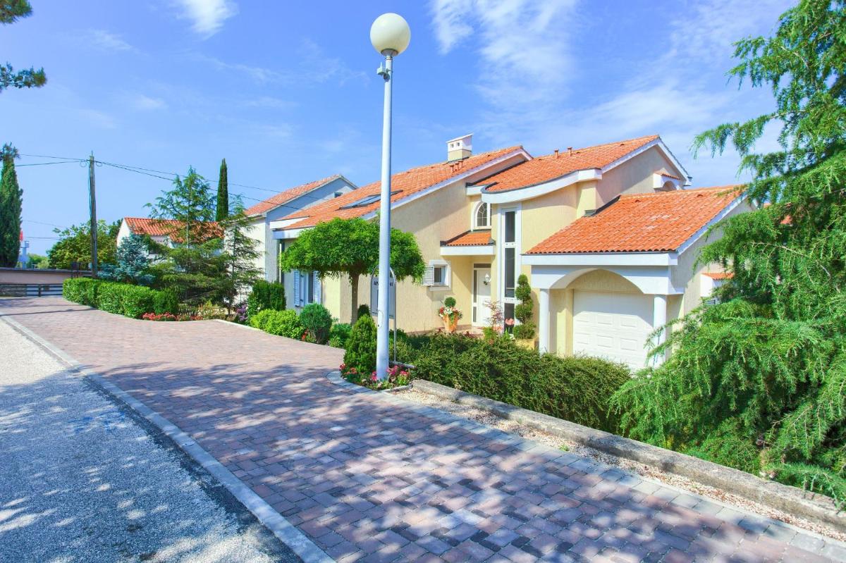 Apartment Punat - Housity