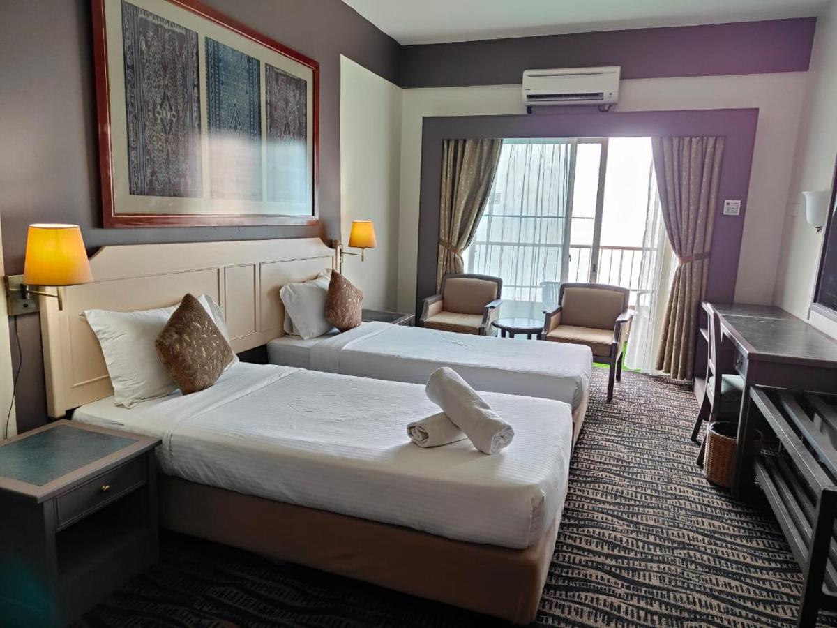 Seaview Deluxe@Rainbow Paradise Tg Bungah 4pax - Housity