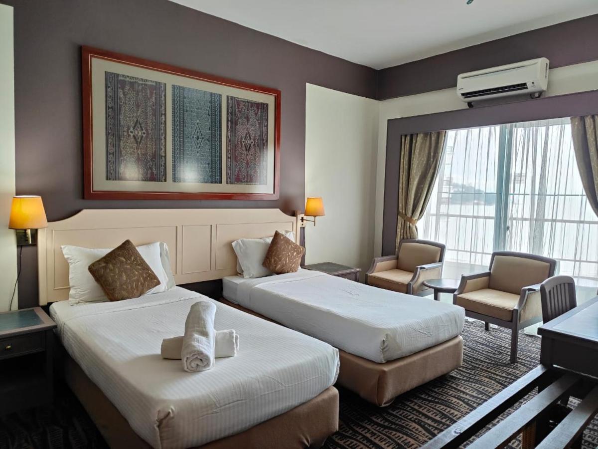 Seaview Deluxe@Rainbow Paradise Tg Bungah 4pax - Housity