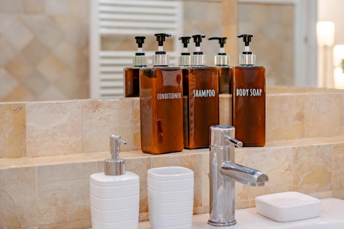 Vatican Garden Home - Housity